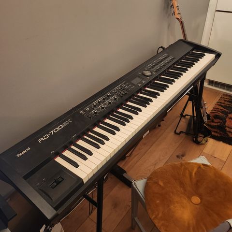 Roland RD-700GX stage piano