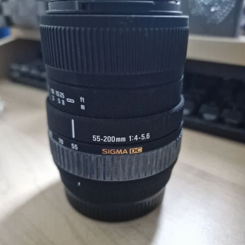 Sigma 55-200mm f/4-5.6 DC