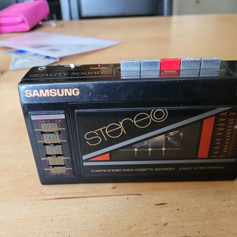 Nostalgisk Samsung stereo kassett spiller/radio fra 1980