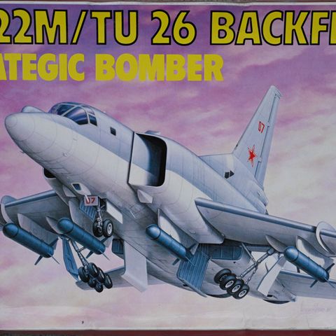 Esci Tupolev 1/72 Tu  22  M Backfire sovjetisk bombefly