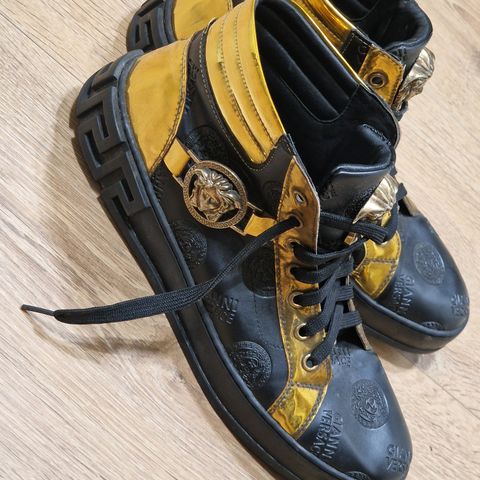 Versace sko 43 GOLD