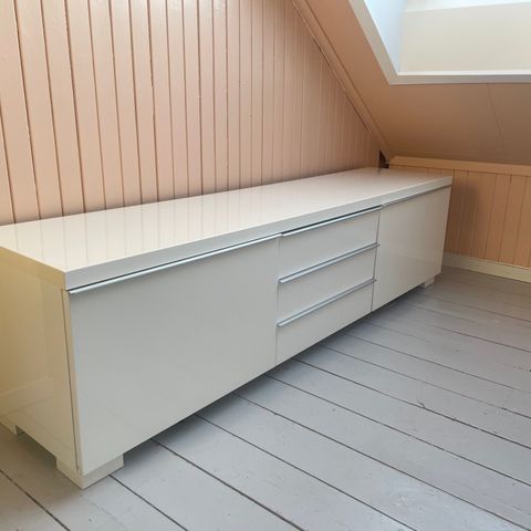 RESERVERT Tv-benk hvit høyglans fra IKEA