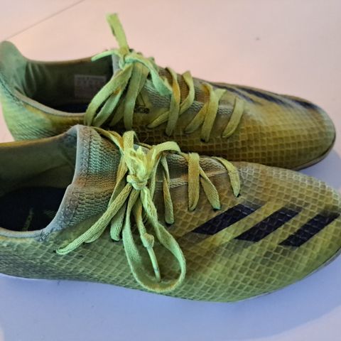 Adidas fotballsko (gress, str 38)