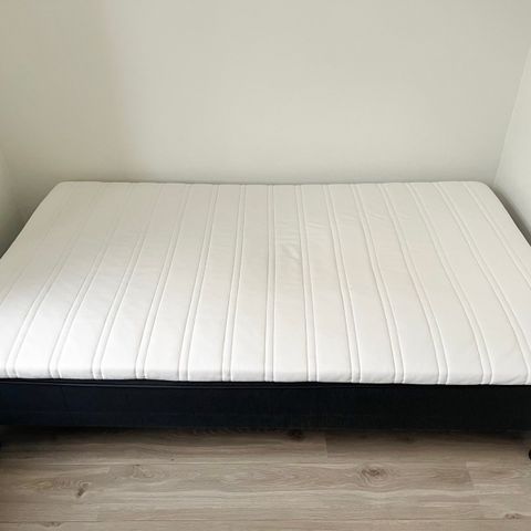 120 cm seng med overmadrass