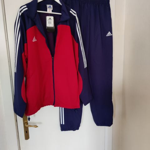 Adidas vintage dress str 9 Nova press suite ny