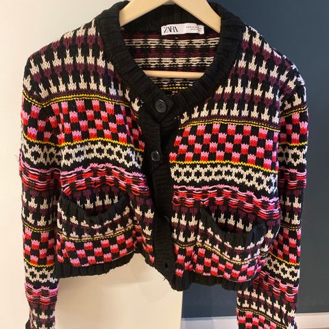 fargerik genser fra Zara