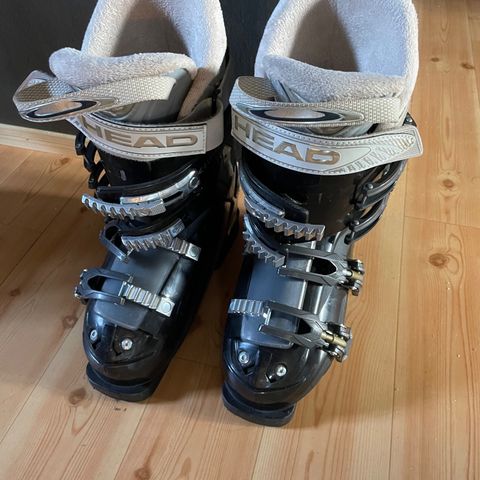 Head Ski sko str 285 mm (EUR 36-38) selges.