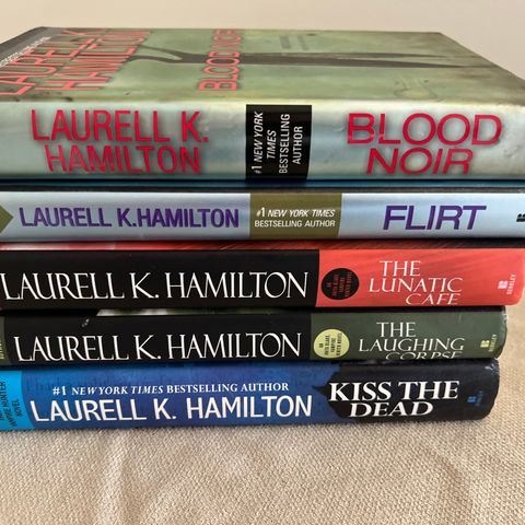 Anita Blake - Laurell K. Hamilton samling 10 bøker