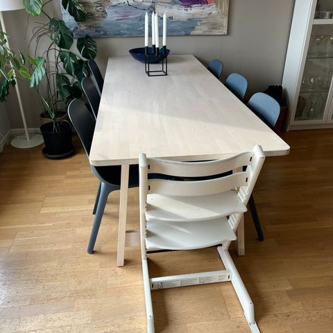 NORRÅKER spisebord fra Ikea (utgått modell) + 7 stoler fra IKEA