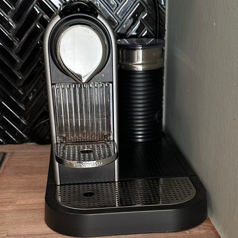 Nespresso kaffemaskin m/4 kopper