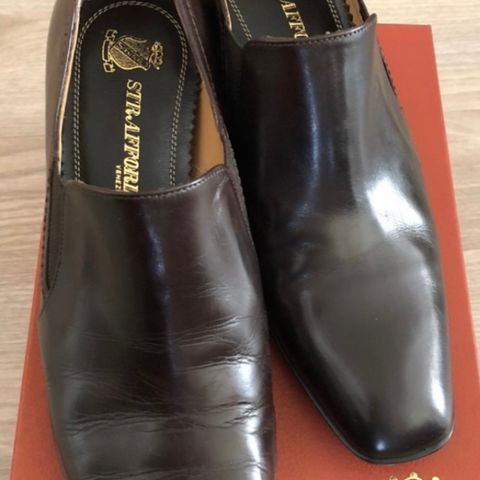 NYE Lekre brune Italienske sko fra Strafford