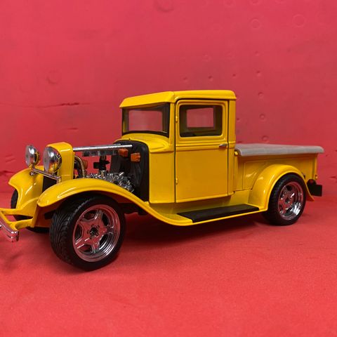 Road Signature Ford pick up 1:18
