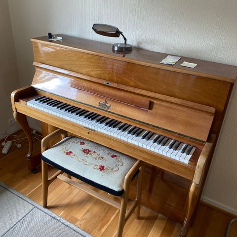 piano selges 500kr eller 😀