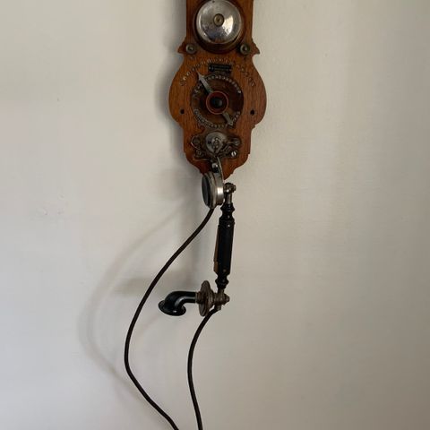 antikk veggtelefon