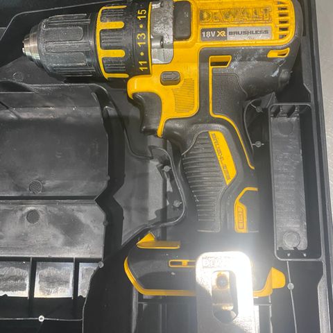 Dewalt DCD 790 skrumaskin