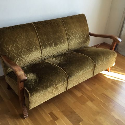 Retro sofa selges. Meget fin og god sofa.
