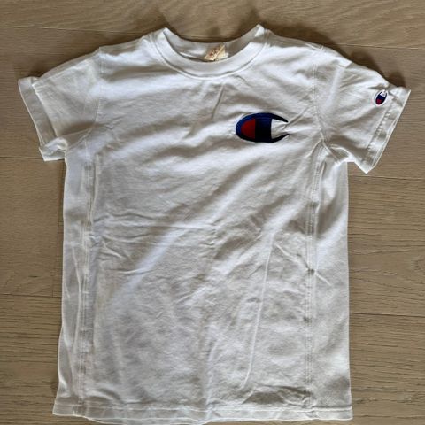 Champion t-shirt