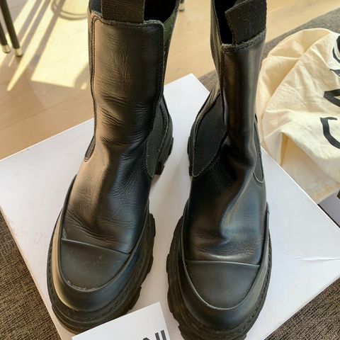 BLACK CHELSEA GANNI BOOTS str 39 🖤 ikoniske 🖤