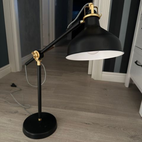 Bordlampe fra IKEA