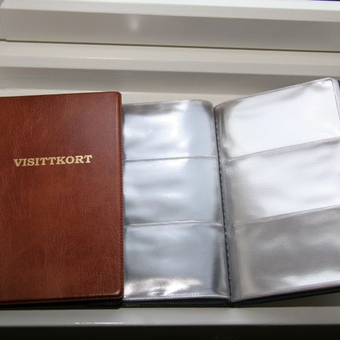Retro bok med plastikklommer for visittkort - for russ, jobb, bankkort... - ny
