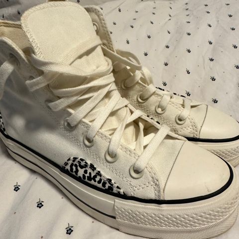 Hvite converse