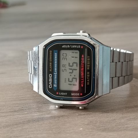 Casio Classic Retro Watch Klokke