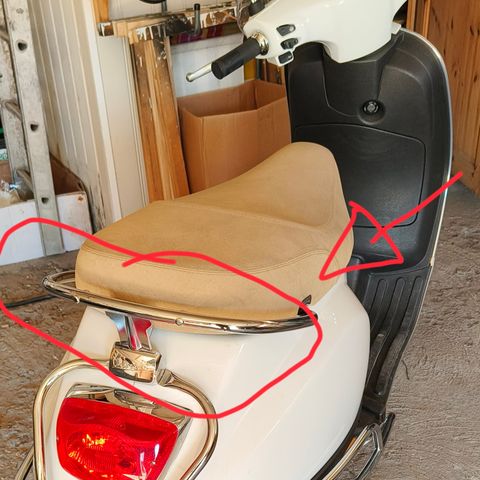 Seat grab rail til Vespa LX, LXV, S 50-150ccm