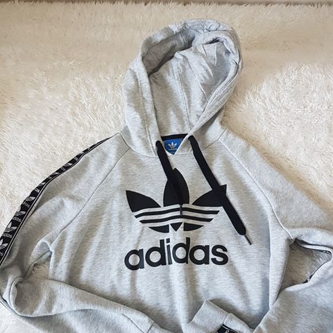 Adidas hoodie/Genser kun 130