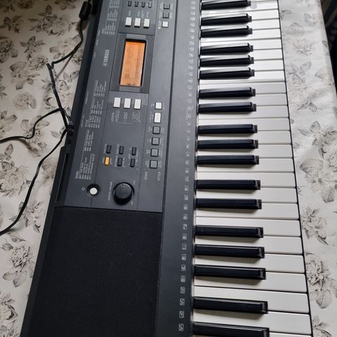 Keyboard Yamaha psr e343