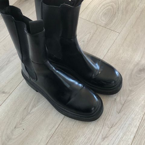 Boots sorte str 40