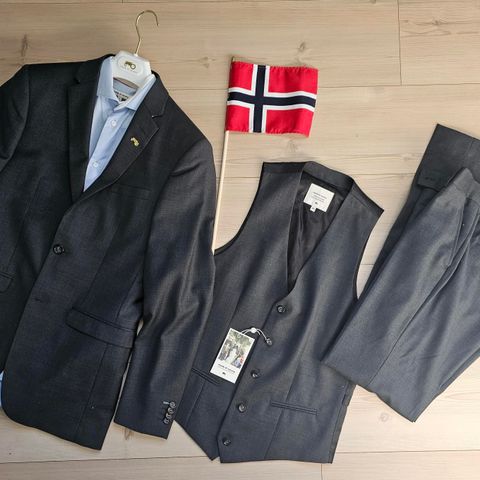 Moods of Norway dress og skjorte