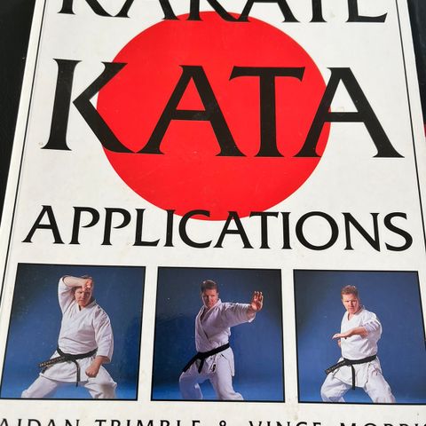 Karate bøker