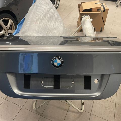 BMW M5 e60 spoiler original.