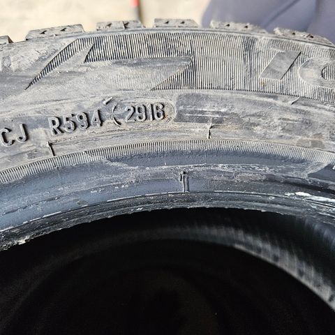 Pirelli Ice Zero 225/45-17