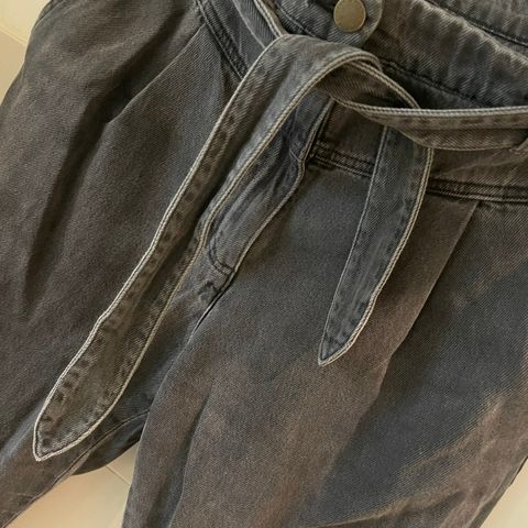 Sort / mørk grå jeans