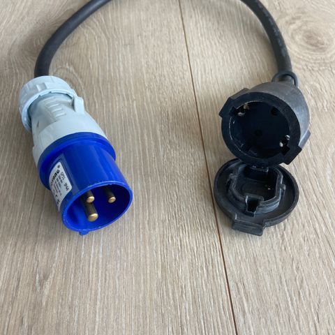 Adapter / Kabel