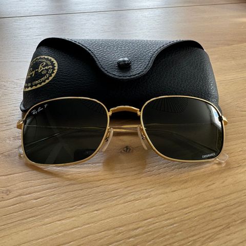 Ray-Ban RB3706