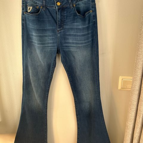 Lois jeans modell Raval 16- livvidde 30» og lengde 30», ny ikke brukt