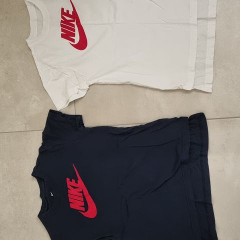 2 Nike t-trøye, t-shirt selges samlet