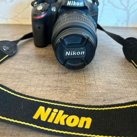 Nikon D3200 og div utstyr selges