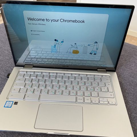 Asus Chromebook Flip C434, M3-8/4/64 14” 2-i-1 bærbar PC (silver)