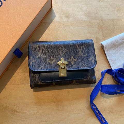 Louis Vuitton Comp Wallet Flower Lock Monogram Noir