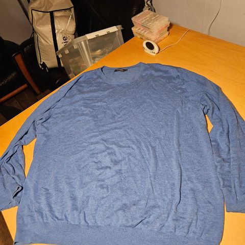 Blå genser fra dressmann