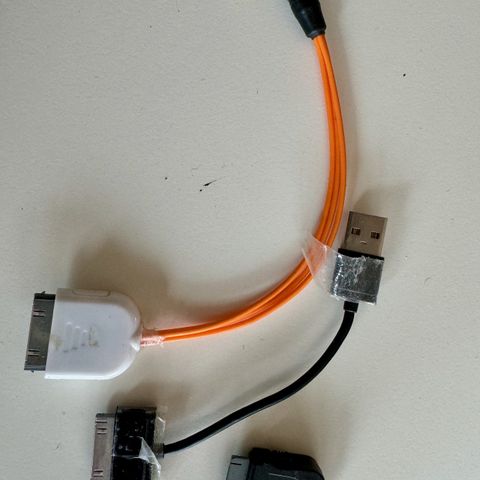 Apple 30-pin dock connector tilbehør