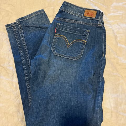 Levis jeans