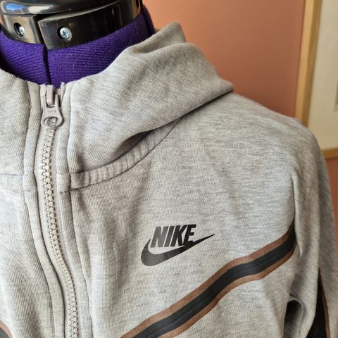 Nike tech fleece jakke str L