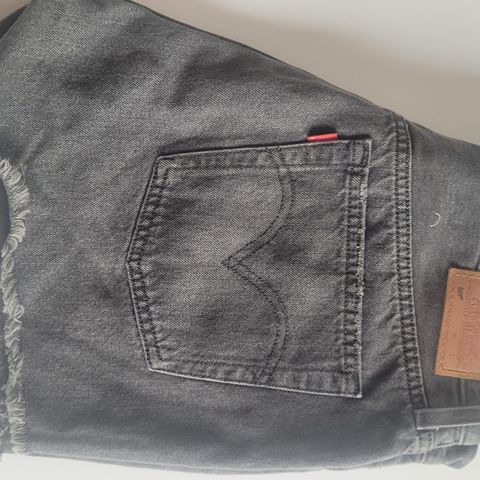 Levis 501 shorts w30