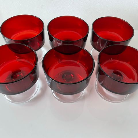 Luminarc Cavalier røde glass 6 stk (ca 8 cm x 8.5 cm)