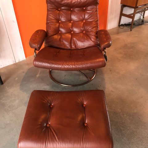 Ekornes Original Stressless i Cognac/lys brunt skinn- med Fotskammel