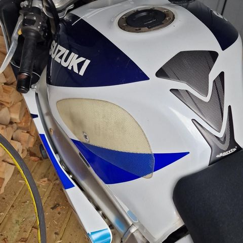 Tank til suzuki gsxr 750-98 kjøpes